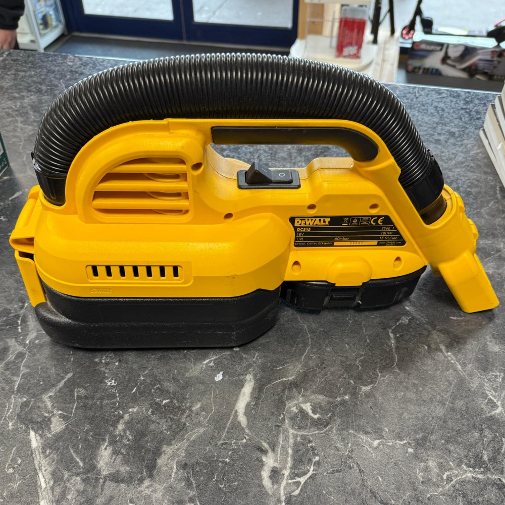 DeWalt　クリーナー　DC515N　中古品 DeWalt Model DC515 18V Cordless Portable Wet/Dry Vacuum Cleaner